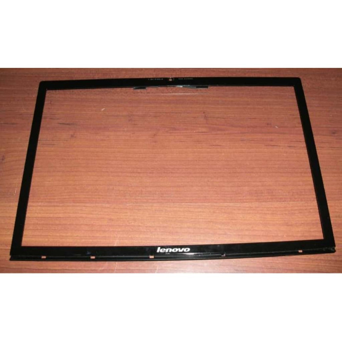 Лайсна пред дисплея за Lenovo IdeaPad Y530